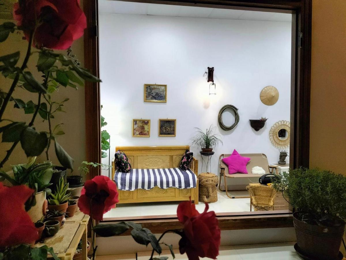 Strawberry Hotel Dalat エクステリア 写真