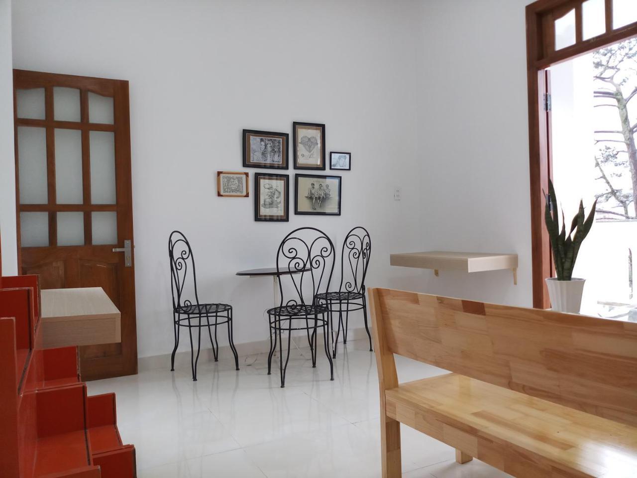 Strawberry Hotel Dalat エクステリア 写真