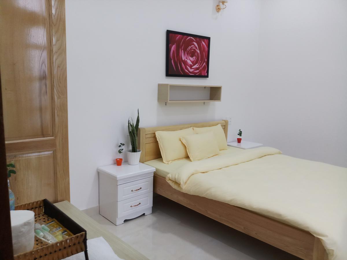 Strawberry Hotel Dalat エクステリア 写真
