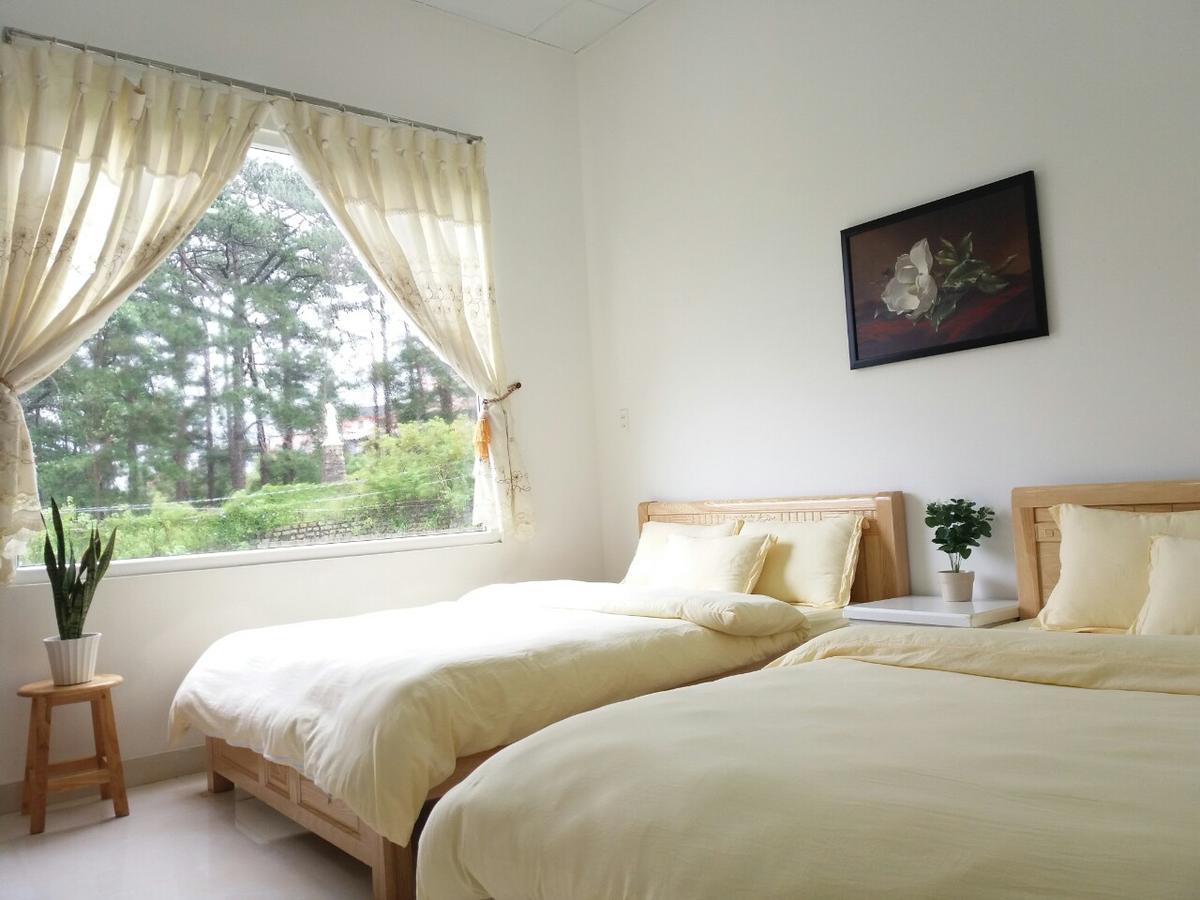 Strawberry Hotel Dalat エクステリア 写真