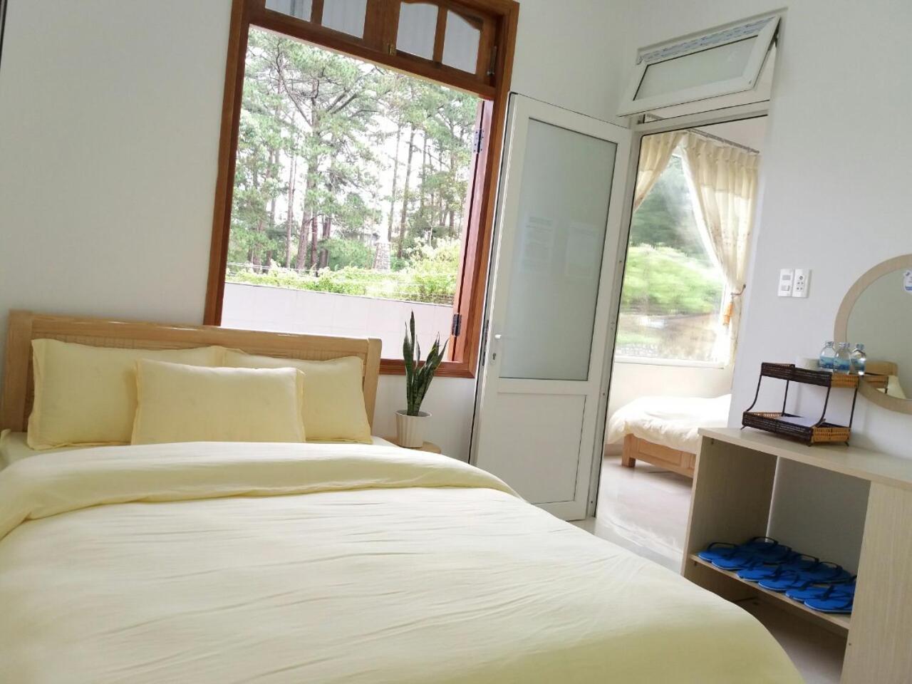 Strawberry Hotel Dalat エクステリア 写真