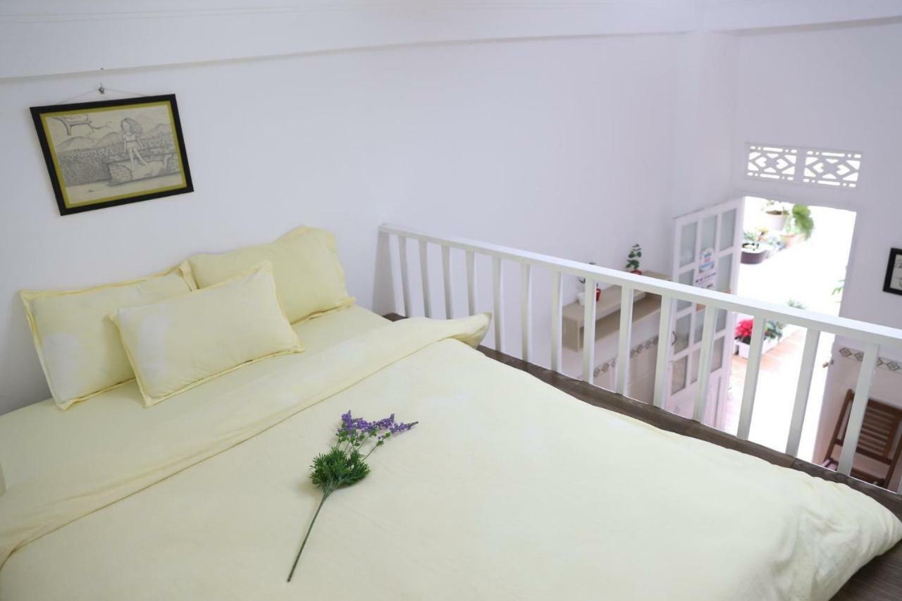 Strawberry Hotel Dalat エクステリア 写真